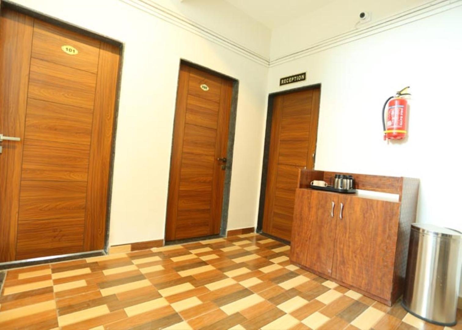 ホテル Shrinidhi Residency プネ エクステリア 写真