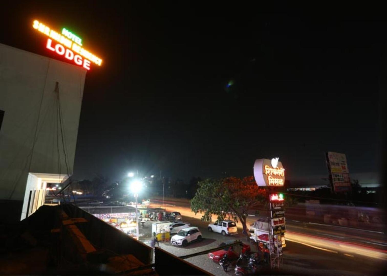 ホテル Shrinidhi Residency プネ エクステリア 写真